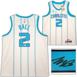 HORNETS LAMELO BALL AUTOGRAPHED WHITE NIKE SWINGMAN JERSEY XL BECKETT 209487