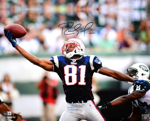Randy Moss Autographed Patriots 16x20 One Hand Catch Photo- Beckett W Hologram