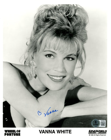 Vanna White Autographed Wheel of Fortune 8x10 Photo B&W Beckett 56638