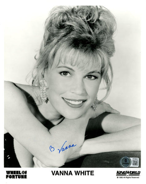 Vanna White Autographed Wheel of Fortune 8x10 Photo B&W Beckett 56638