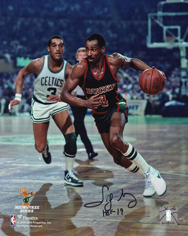 Sidney Moncrief Signed Milwaukee Bucks Action 8x10 Photo w/HOF'19 (SCHWARTZ COA)