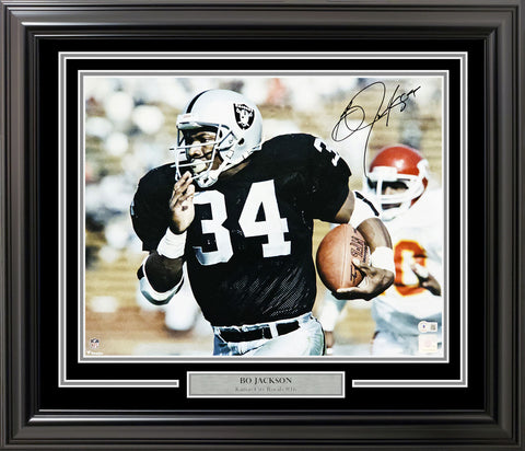 BO JACKSON AUTOGRAPHED FRAMED 16X20 PHOTO OAKLAND RAIDERS BECKETT WITNESS 220540