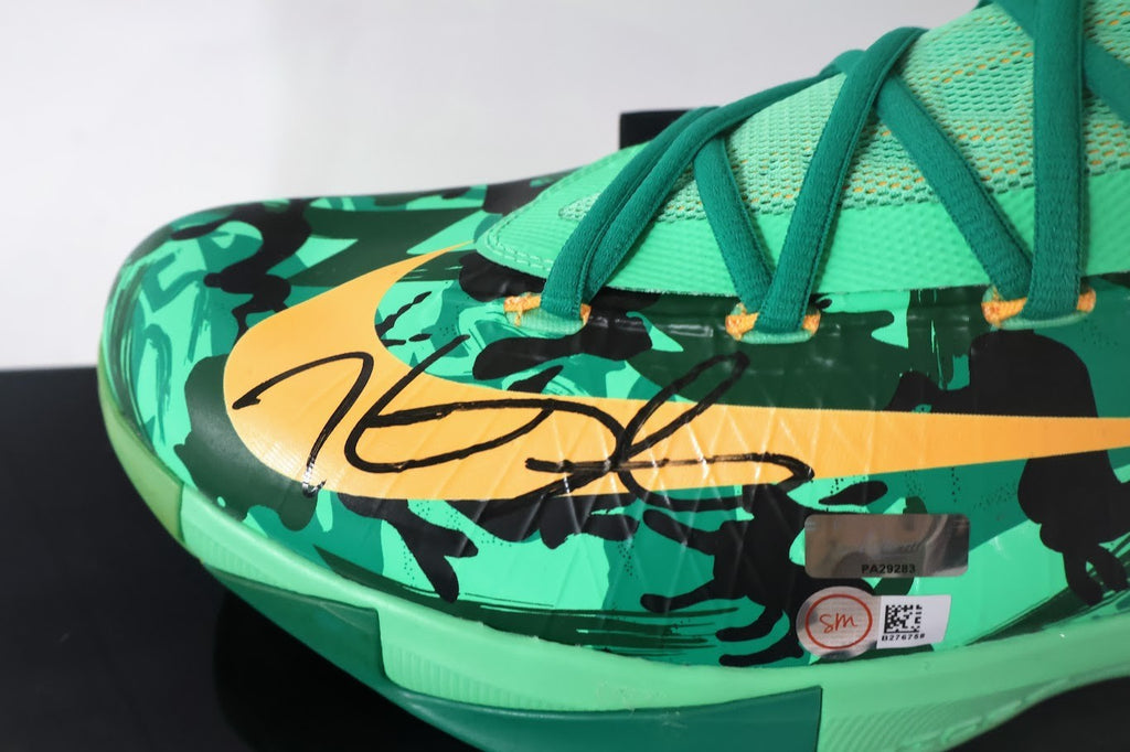 Kevin Durant Autographed KD Nike Shoe Size 14 w/ Case Panini COA ...