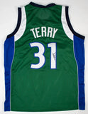 Jason Terry Signed Dallas Mavericks Jersey (JSA COA) Ex-Arizona Point Guard