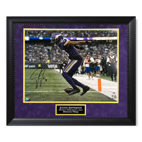 Justin Jefferson Signed Autographed 16x20 Griddy Photo Framed to 20x24 Fanatics