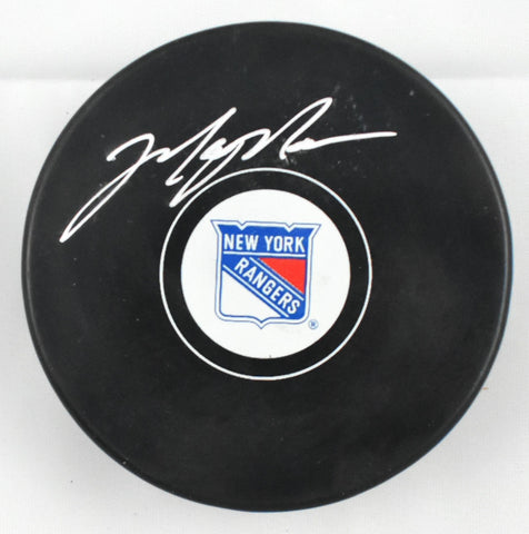 Mark Messier Autographed New York Rangers Hockey Puck - Beckett Holo