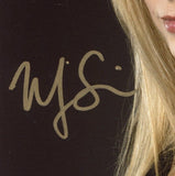 Mira Sorvino Signed Hollywood Unframed 8x10 Photo - Headshot