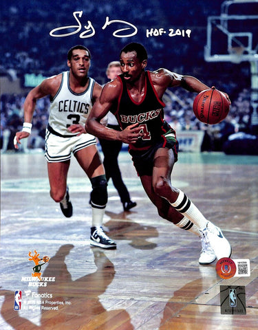 Sidney Moncrief Autographed/Signed Milwaukee Bucks 8x10 Photo BAS 42864