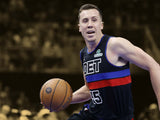 Duncan Robinson Signed Detroit Pistons Jersey (Beckett) University of Michigan