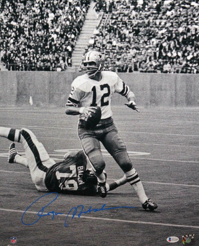 Roger Staubach Signed Cowboys 16x20 FP B&W Scrambling Photo-Beckett W Auth *Blue