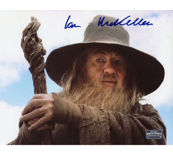 Ian McKellen Signed The Lord of the Rings Unframed 8x10 Gandalf w/Staff Photo