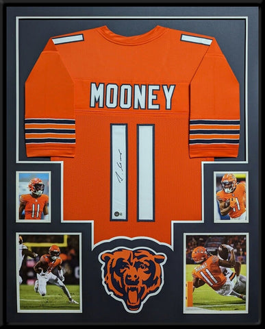 FRAMED CHICAGO BEARS DARNELL MOONEY AUTOGRAPHED SIGNED JERSEY BECKETT HOLO