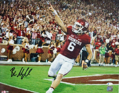 Baker Mayfield Signed Oklahoma Sooners 16x20 HM Pointing Photo - Beckett W Auth