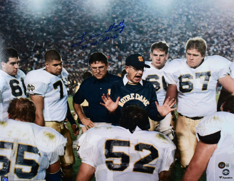 Lou Holtz Signed Notre Dame 16x20 Huddle Photo w/Natl Champs - Beckett W Holo