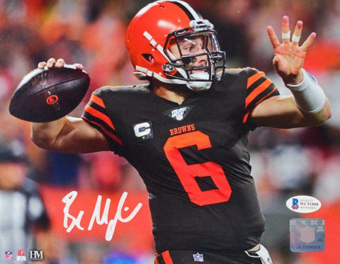 Baker Mayfield Signed Cleveland Browns 8x10 Passing HM Photo- Beckett W Auth