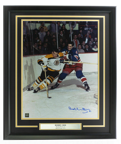 Bobby Orr Signed Framed Boston Bruins 16x20 Puck Control Photo GNR LOA