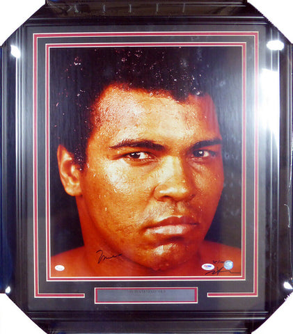 Muhammad Ali Authentic Autographed Signed Framed 16x20 Photo PSA/DNA COA M08374