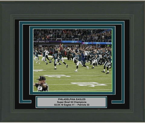 Framed Philadelphia Eagles Super Bowl 52 Champions Celebration 8x10 Photo