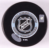 Kris Versteeg Signed Blackhawks 2010 Stanley Cup Logo Hockey Puck (Schwartz COA)