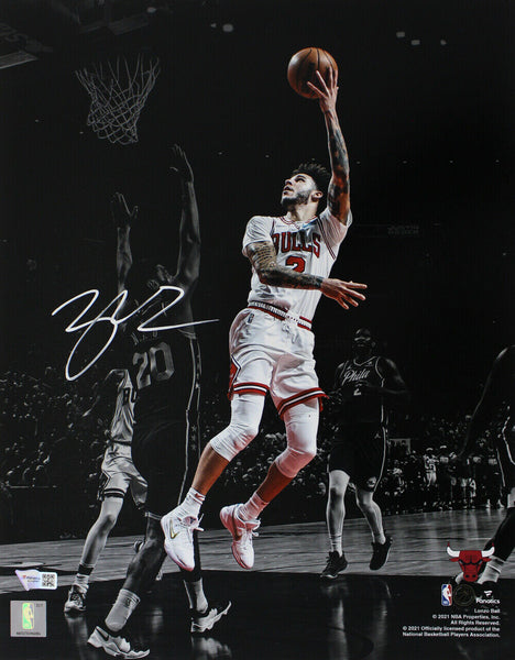 Lonzo Ball Autographed/Signed Chicago Bulls Spotlight 11x14 Photo Fanatics 35475