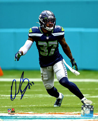 QUANDRE DIGGS AUTOGRAPHED 8X10 PHOTO SEATTLE SEAHAWKS MCS HOLO STOCK #200277