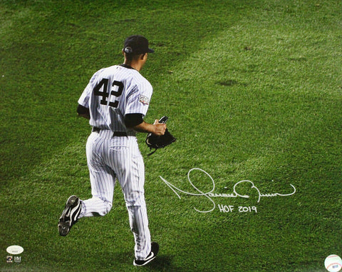Mariano Rivera Autographed New York Yankees 16x20 Photo HOF JSA 33704