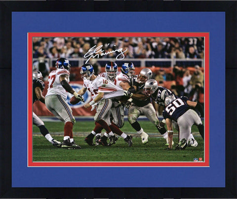 Frmd Eli Manning Giants Signed 16" x 20" Super Bowl XLII Escaping Tackle Photo