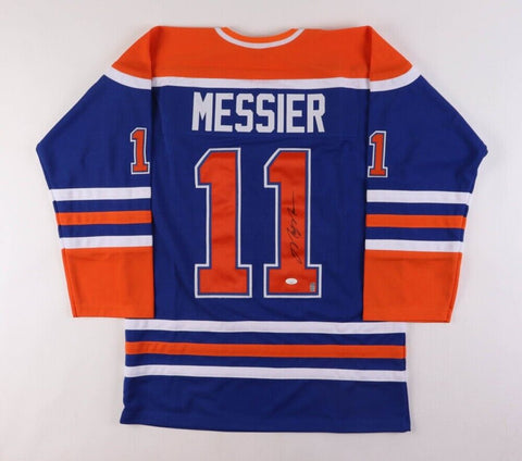 Mark Messier Signed Edmonton Oilers Jersey (JSA) 6xStanley Cup Champion Center