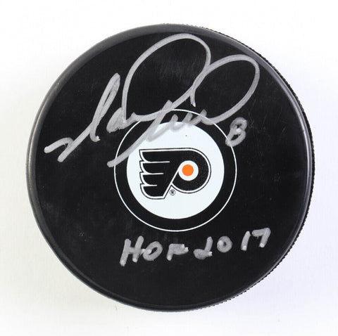 Mark Recchi Signed Philadelphia Flyers Logo Hockey Puck Inscribed HOF 2017 (MAB)