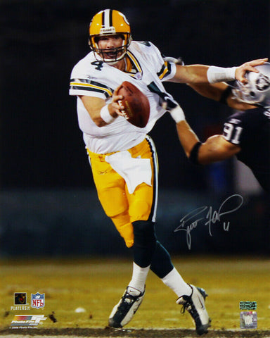 Brett Favre Signed Green Bay Packers Unframed 16x20 Color Photo - MNF vs Raiders