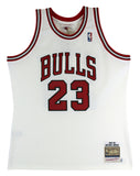 Bulls Michael Jordan Signed 97-98 White Nike HWC Authentic Jersey UDA #BAJ07040