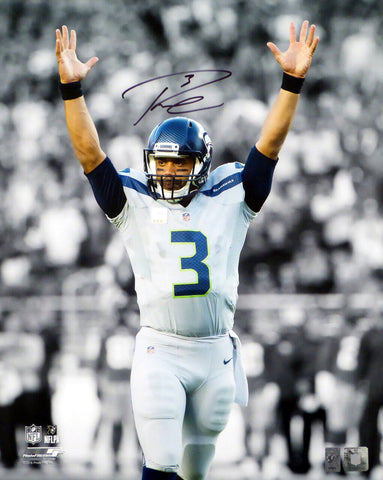 RUSSELL WILSON AUTOGRAPHED 16X20 PHOTO SEATTLE SEAHAWKS RW HOLO STOCK #106942
