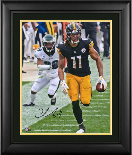Chase Claypool Pittsburgh Steelers Framed Signed 16" x 20" Vertcal Photo