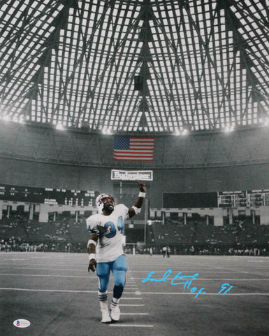 Earl Campbell Autographed B&W Pointing Up Spotlight 16x20 Photo - Beckett W Auth