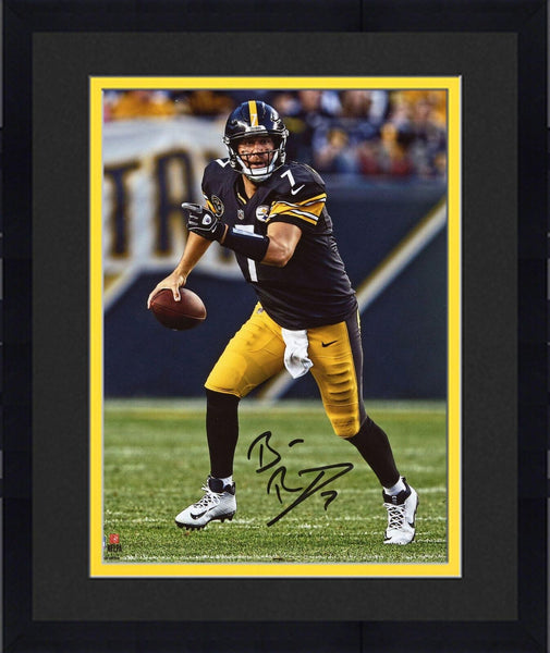 Framed Ben Roethlisberger Pittsburgh Steelers Signed 8 x 10 Vertical Photograph