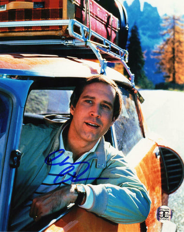 Chevy Chase Signed National Lampoon's Vacation Driving 8x10 Photo - SCHWARTZ