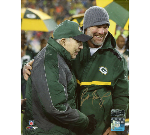 Brett Favre Signed Green Bay Packers Unframed 8x10 NFL Photo - Jersey Retirement