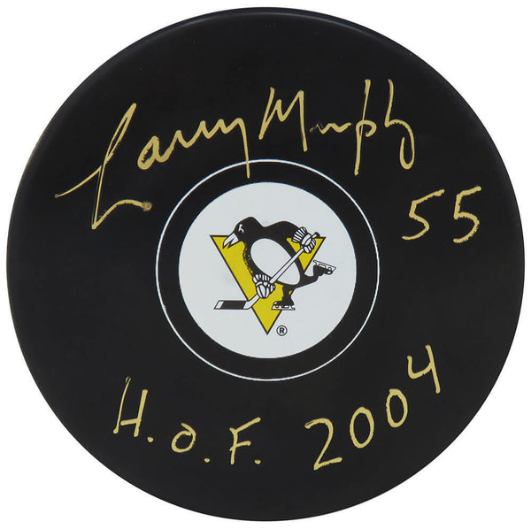 Larry Murphy Signed Penguins Logo Hockey Puck w/HOF 2004 (In Gold)(SCHWARTZ COA)