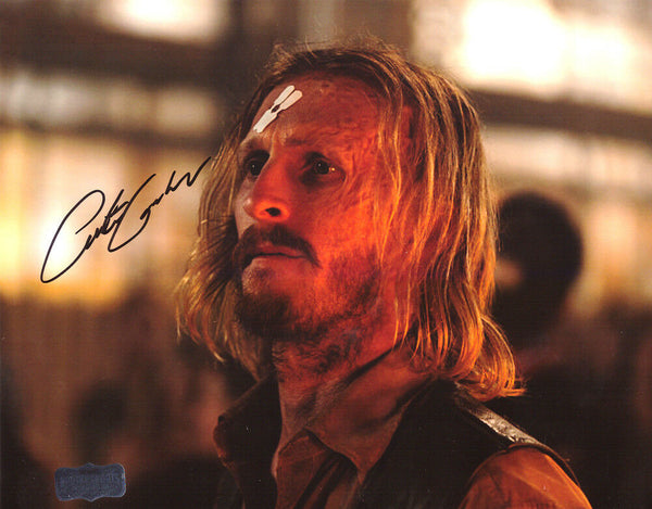 Austin Amelio "Dwight" Signed The Walking Dead Unframed 8x10 Photo - Forehead Ba