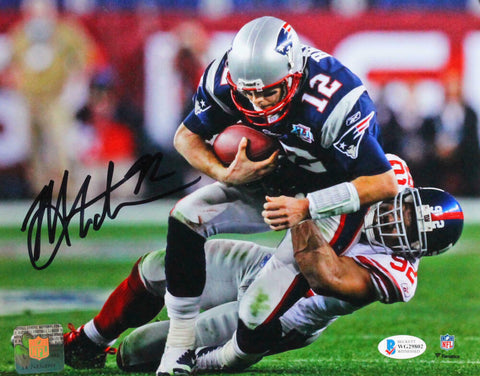 Michael Strahan Autographed NY Giants 8x10 Tackling Brady Photo-Beckett W *Black