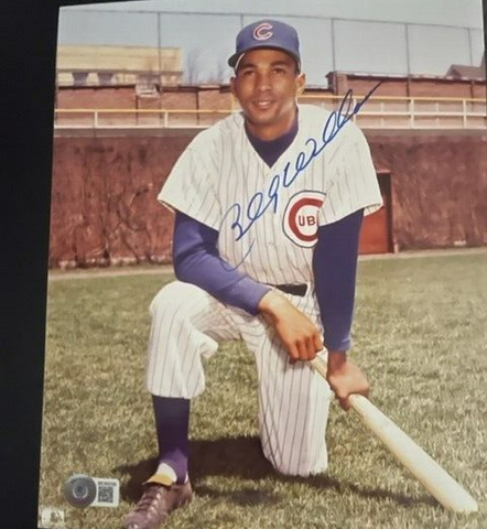 Billy Williams Signed Chicago Cubs 8x10 Photo (Beckett) 1961 Rookie of the Year