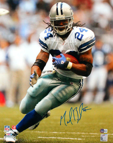 Marion Barber Autographed Dallas Cowboys 16x20 Running Photo-Beckett W Hologram