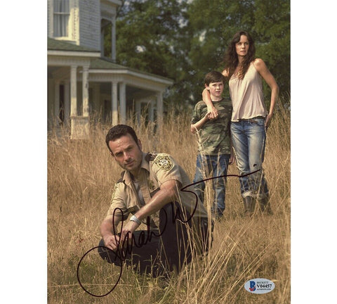 Sarah Wayne Callies Signed The Walking Dead Unframed 8x10 Photo - w/ Rick & Carl