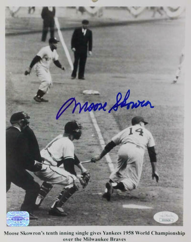Moose Skowron Signed 8x10 B&W After Hit in World Series Photo - JSA Auth *Blue