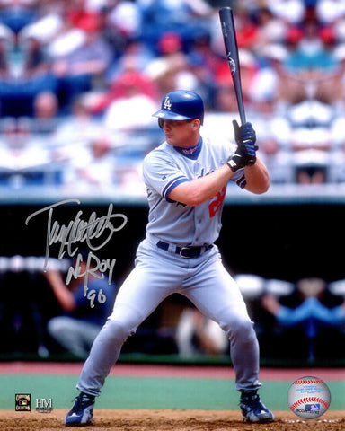 Todd Hollandsworth Signed Dodgers Batting 8x10 Photo w/NL ROY 96 -(SCHWARTZ COA)
