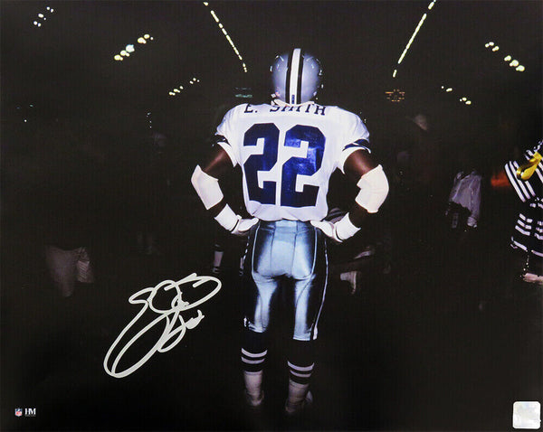 Emmitt Smith Signed Dallas Cowboys Tunnel Pre-Game 16x20 Photo - (SCHWARTZ COA)