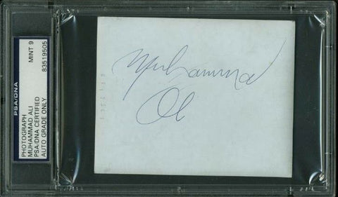 Muhammad Ali Authentic Signed 3.5X4.25 Photo Auto Graded Mint 9! PSA/DNA Slabbed