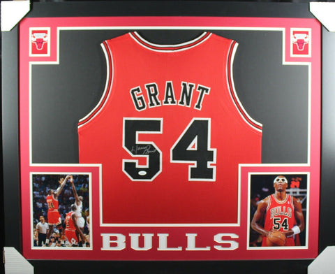 HORACE GRANT (Bulls red SKYLINE) Signed Autographed Framed Jersey JSA