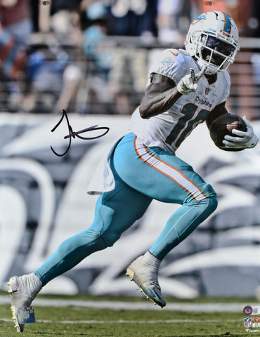 Tyreek Hill Autographed Miami Dolphins 16x20 Peace Photo- Beckett W Hologram