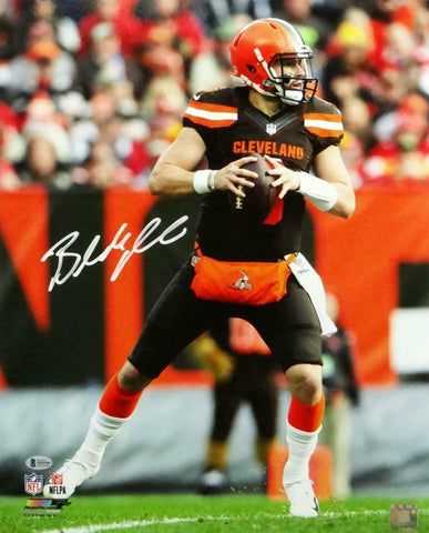 Baker Mayfield Signed Cleveland Browns 16x20 About To Pass PF Photo- Beckett*Wte